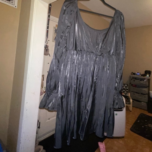 open neck/collar, flowy, glitzy, metallic sheen mini dress or tunic - Picture 6 of 7